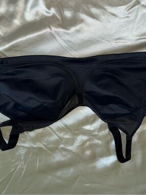 Victoria's Secret Black Underwire Bra with Adjustable Back